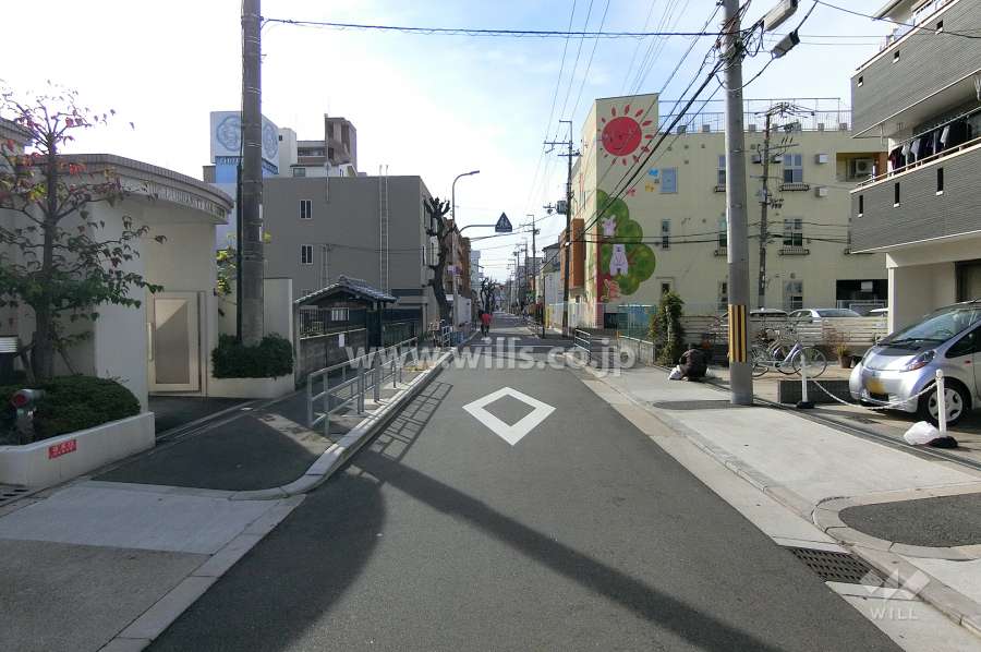 敷地北側の前面道路
