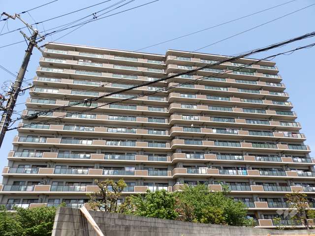 ファミール上新庄の外観（南東側から）