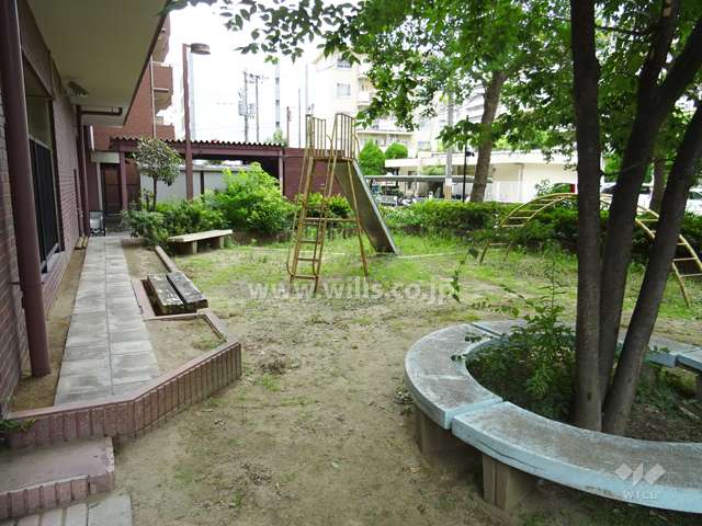 敷地北東側には公園があります。