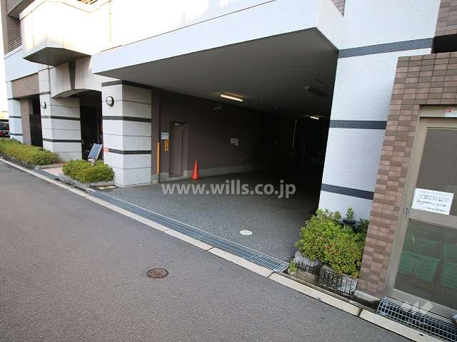 駐車場出入り口