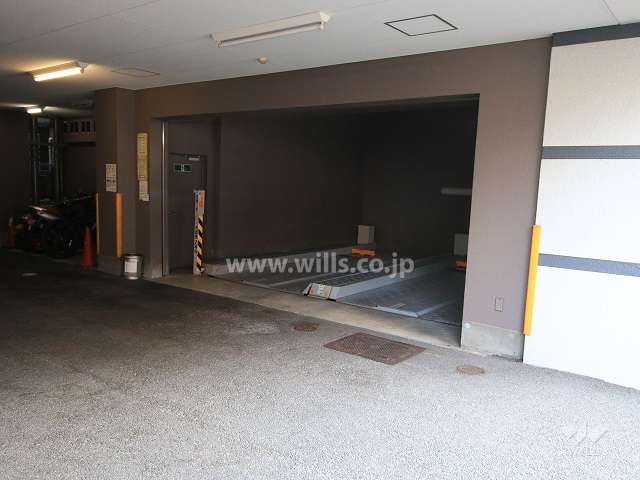 敷地内駐車場（屋内機械式）