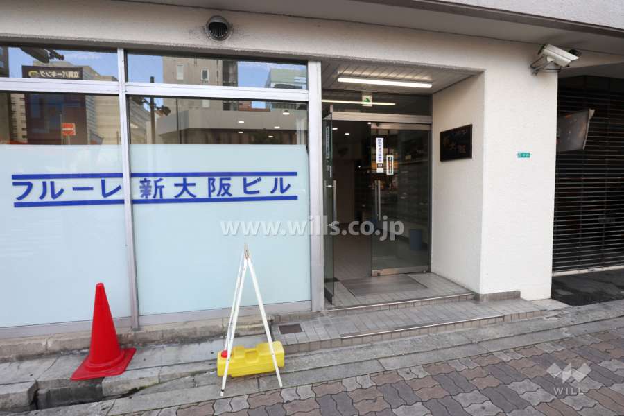 北側エントランス