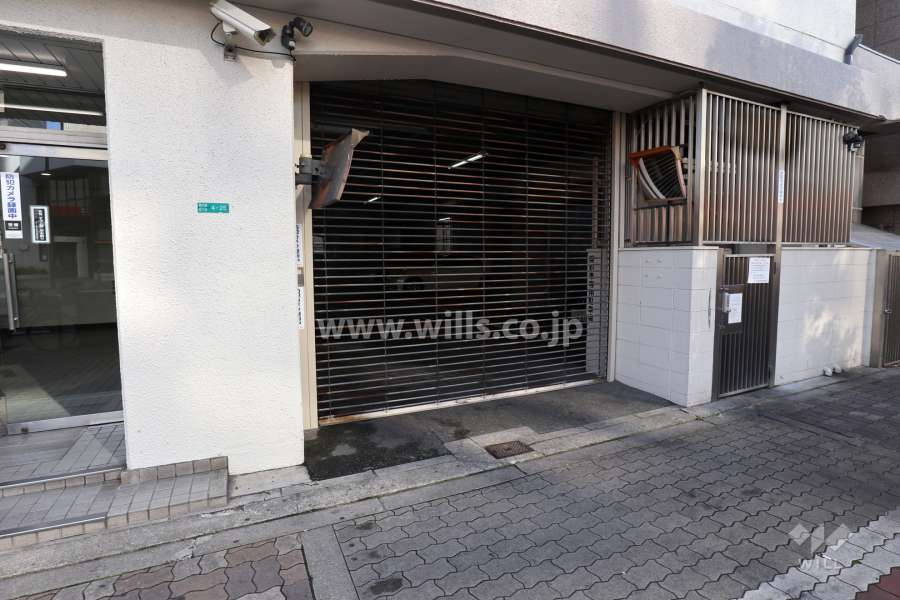 駐車場の出入口