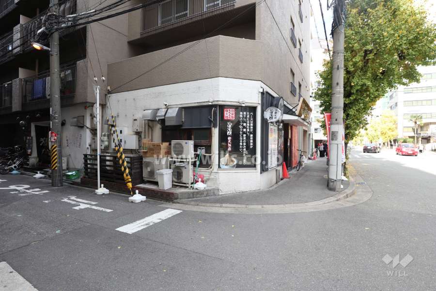 1階部分は店舗です。