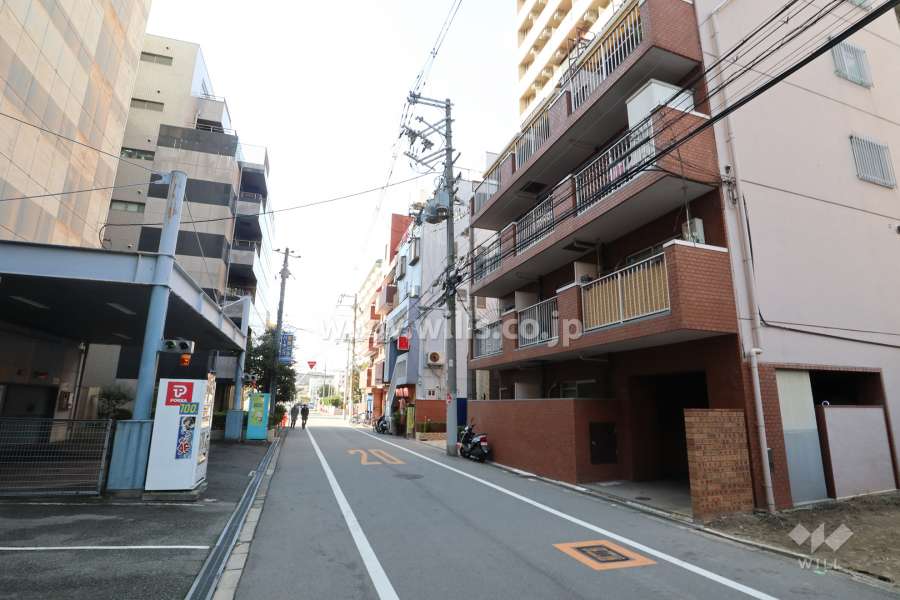敷地南側の前面道路
