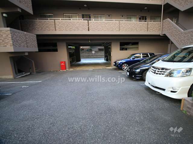 敷地内駐車場（屋外平面式）