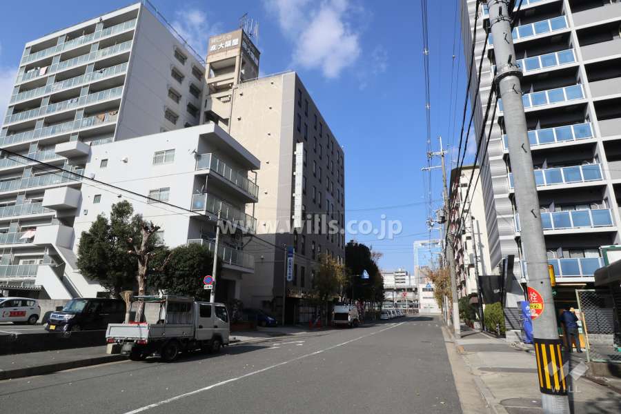 敷地東側の前面道路
