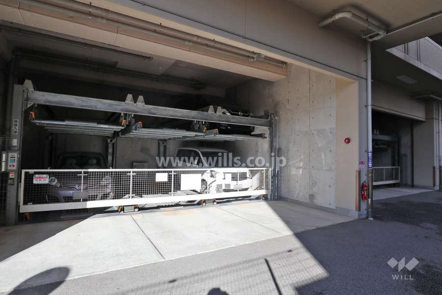 敷地内駐車場（屋内機械式）