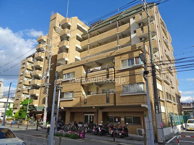 コスモハイツ新大阪2番館の外観（北西側から）