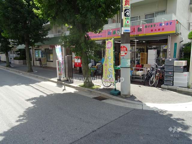 1階にはお店が入っています。
