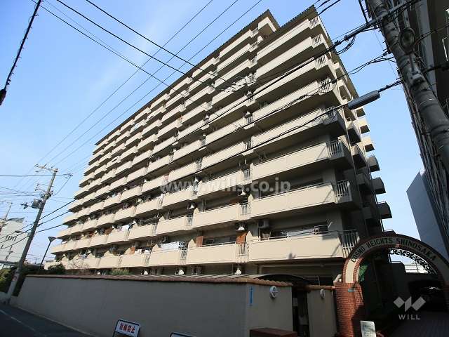 コスモハイツ新大阪の外観（南東側から）