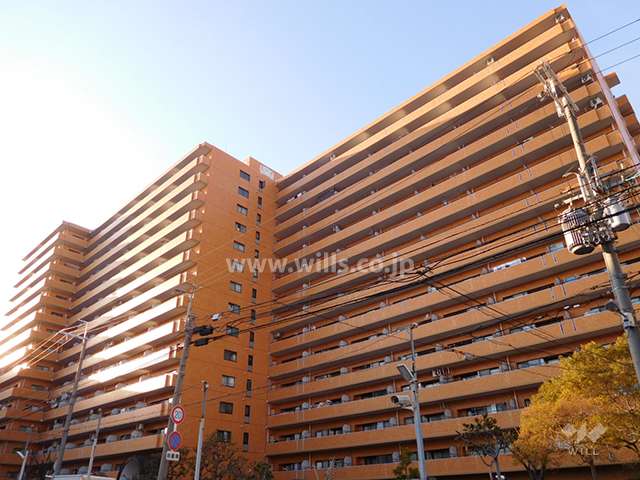 ライオンズマンション新大阪第6の外観（南東側から）