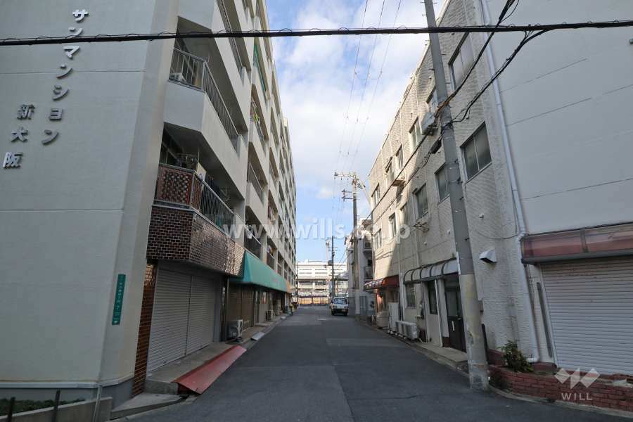 敷地東側の前面道路