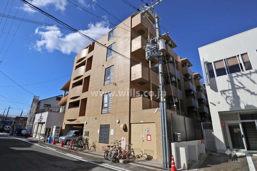 ライオンズマンション南方の外観（南東側から）
