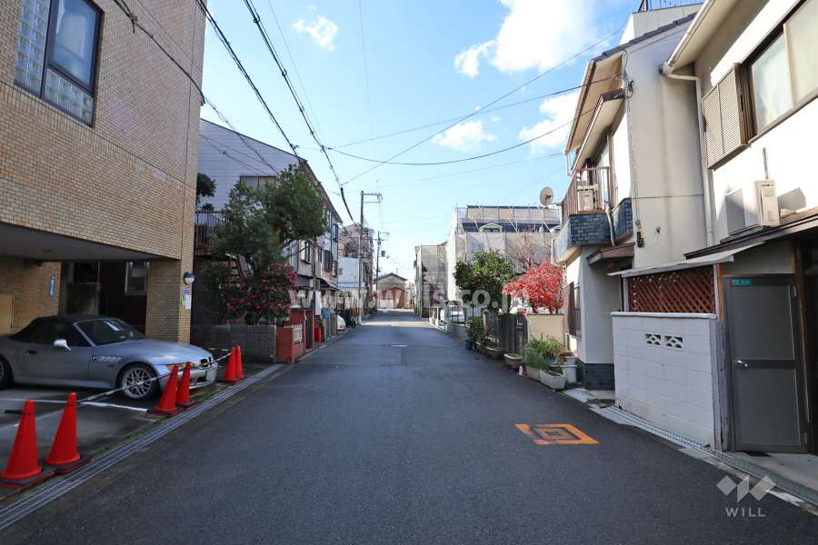 敷地北西側の前面道路