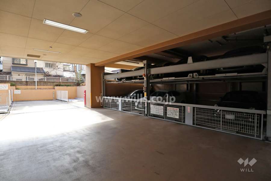 敷地内駐車場(屋内機械式と屋外機械式があります。)