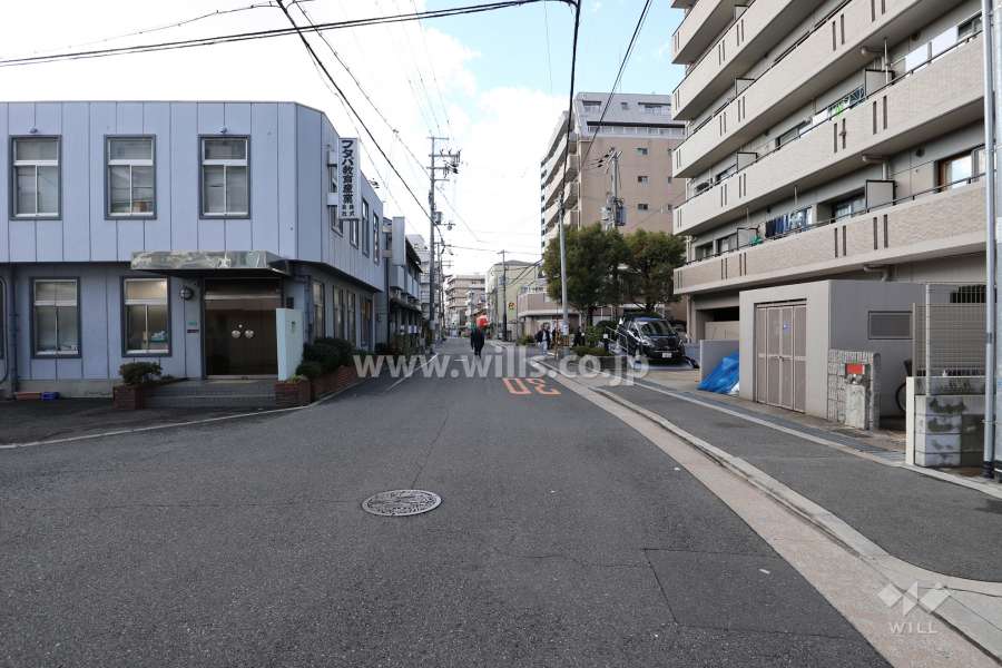敷地南側の前面道路