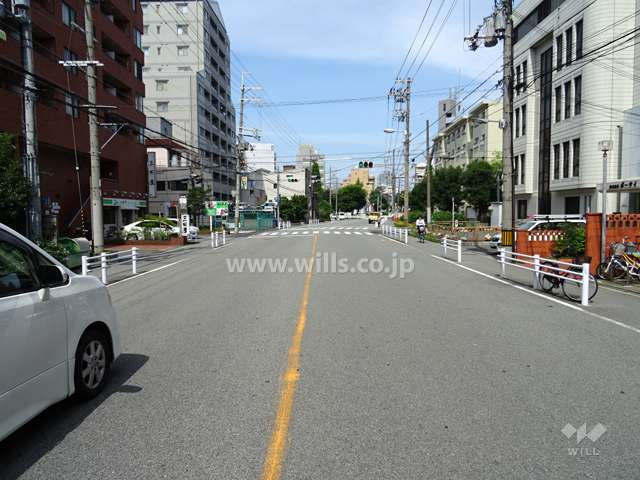 敷地北側の前面道路