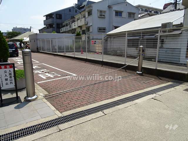 駐車場出入り口（ロボットゲート付）