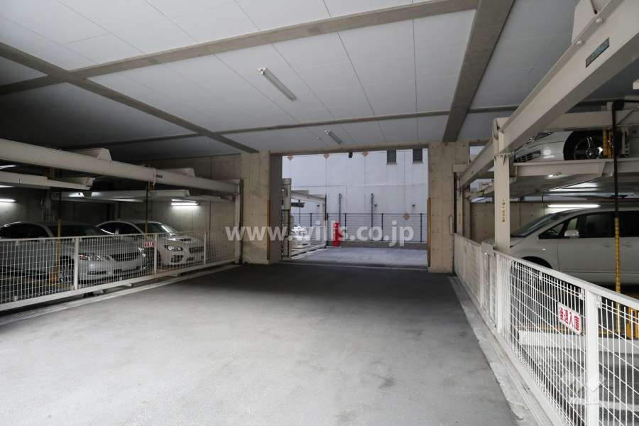 敷地内駐車場（屋内機械式と屋外機械式があります。）