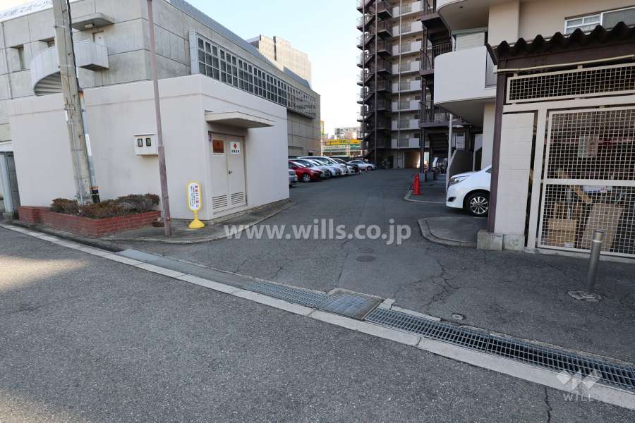 駐車場の出入り口