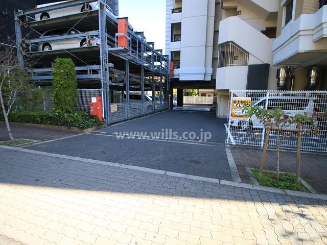 駐車場出入り口