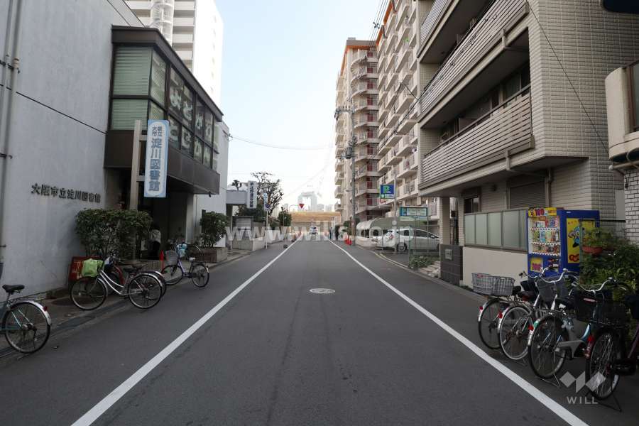 敷地南西側の前面道路