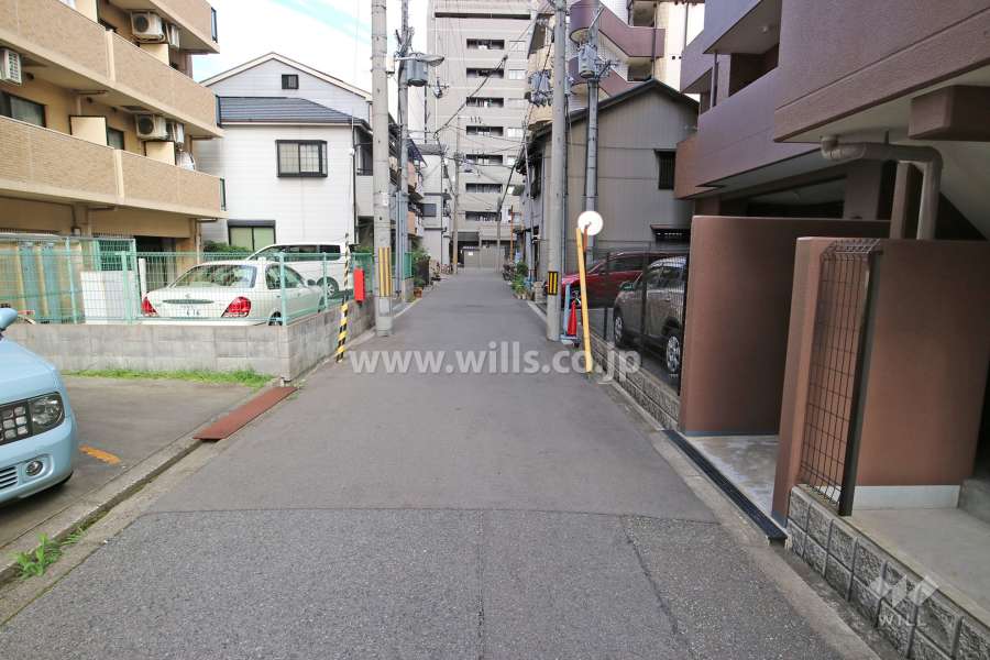 敷地北西側の前面道路