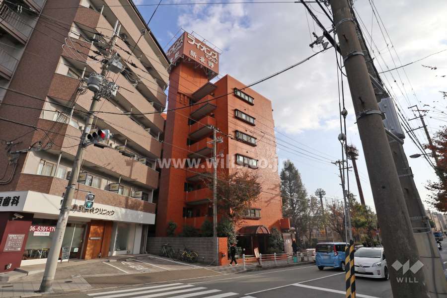 ライオンズマンション新北野の外観（北西側から）