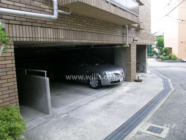 敷地内駐車場（屋内平面式）