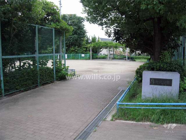 敷地の北側にある『本町北公園』