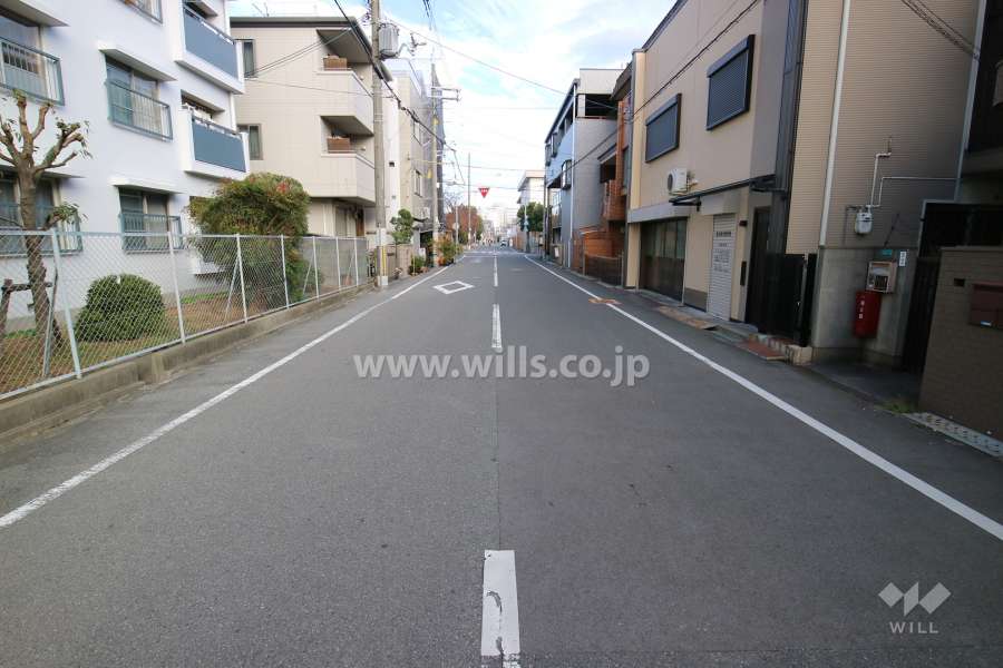 敷地南東側の前面道路