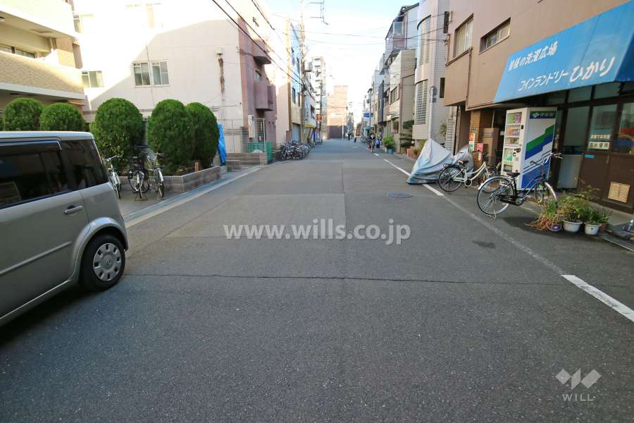 敷地南側の前面道路