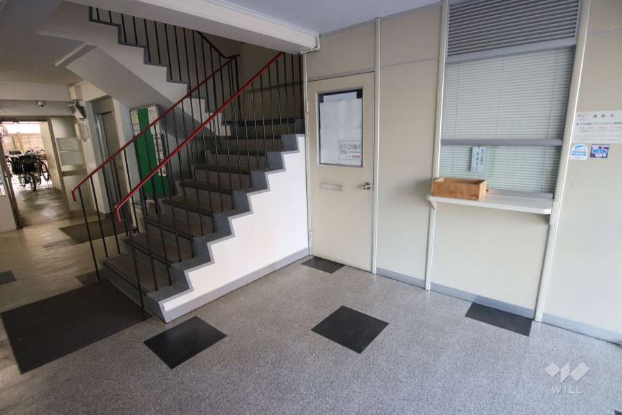 エントランスの管理事務所