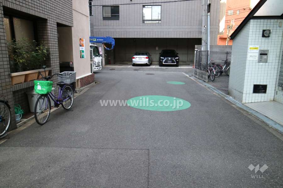敷地北側の前面道路