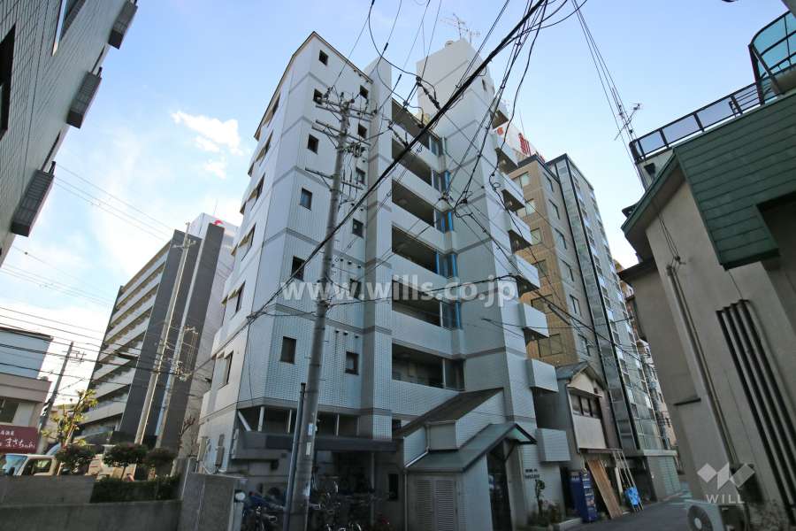 グランピア塚本のマンションの外観（北東側から）