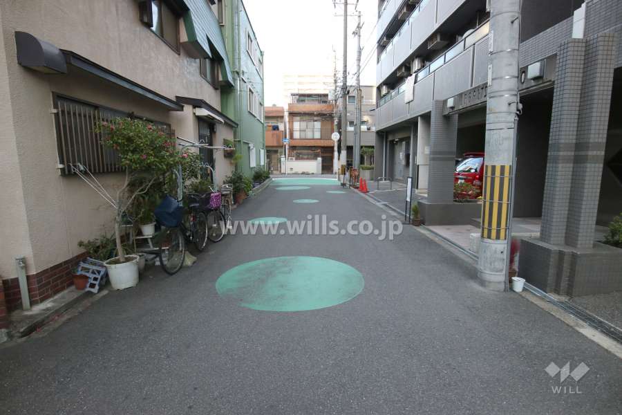 敷地北側の前面道路