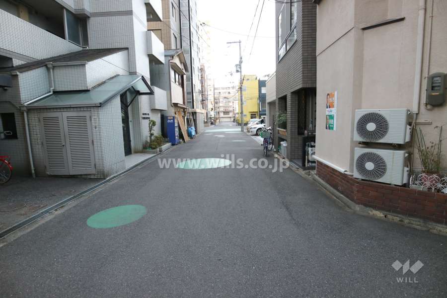 敷地北側の前面道路