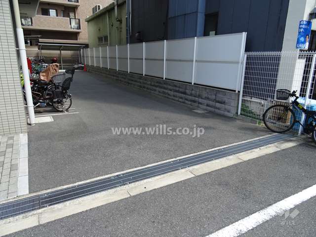駐車場出入り口