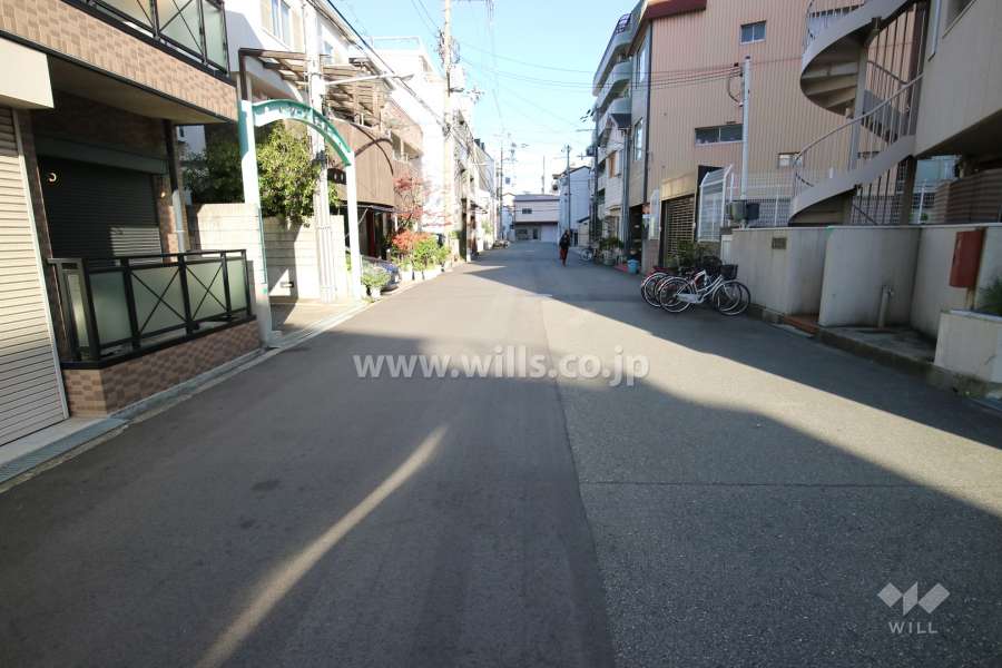 敷地南西側の前面道路