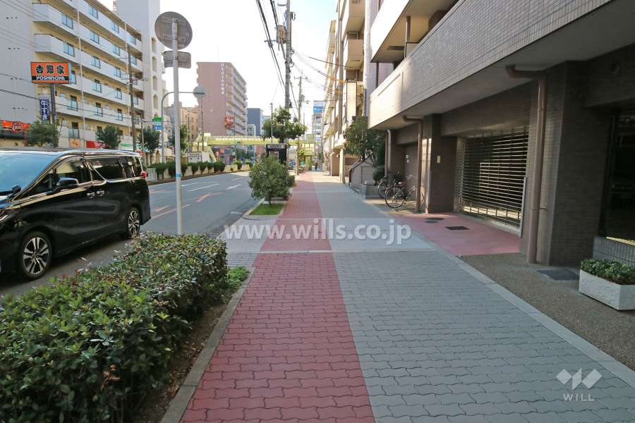 敷地南東側の前面道路