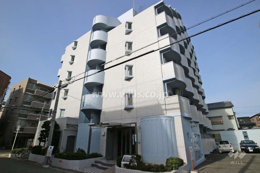 エステハイツ塚本の外観（南東側から）