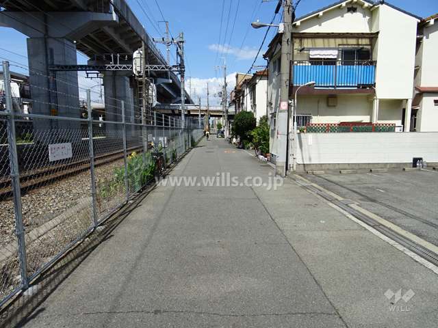 敷地北西側の前面道路