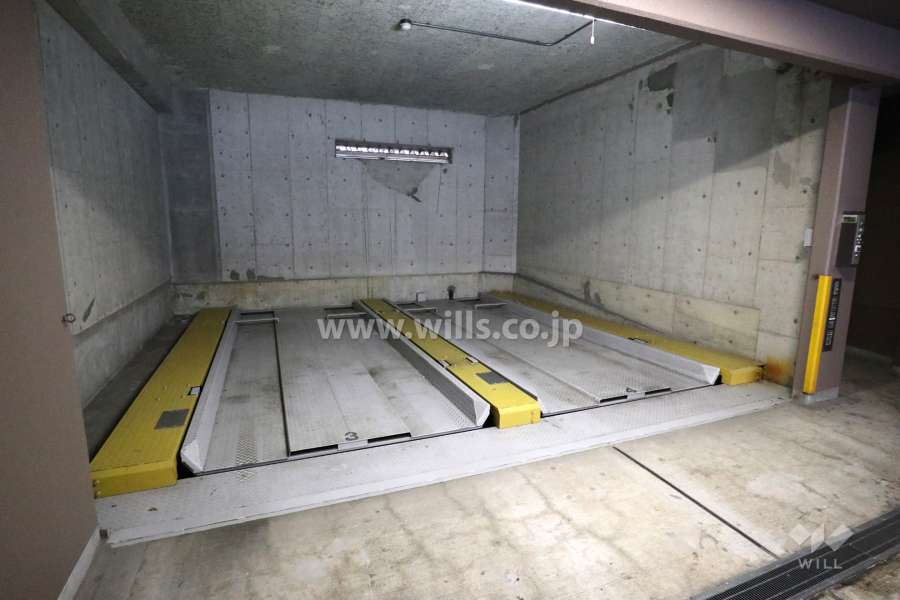敷地内駐車場（屋内機械式）
