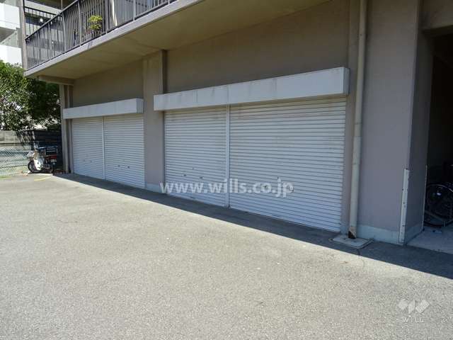 敷地内の駐車場