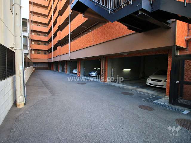 敷地内駐車場（屋内機械式）