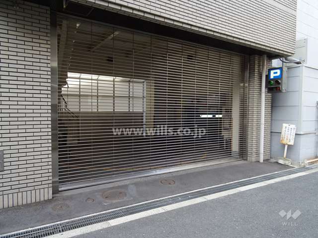 駐車場出入り口（リングシャッター付）