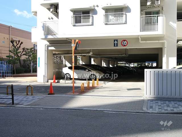 駐車場入口