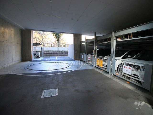 敷地内駐車場（屋内機械式）