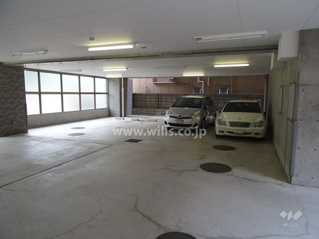 敷地内駐車場（屋内平面式）